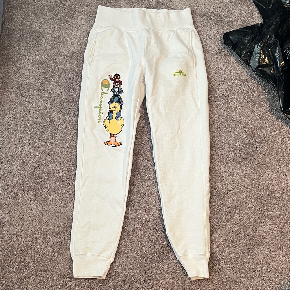 Champion x Sesame Street White Joggers with Cartoon Print